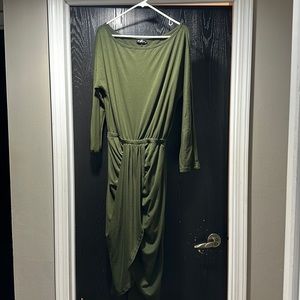 Medium women’s off shoulder dress